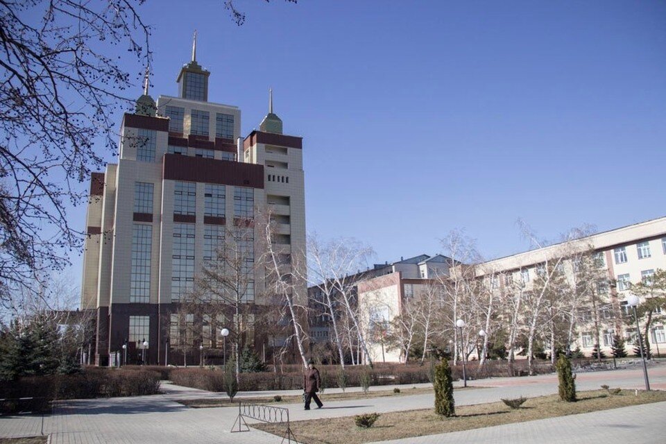     Дополнительную информацию студенты могут получить у куратора группы. Фото: ОГУ