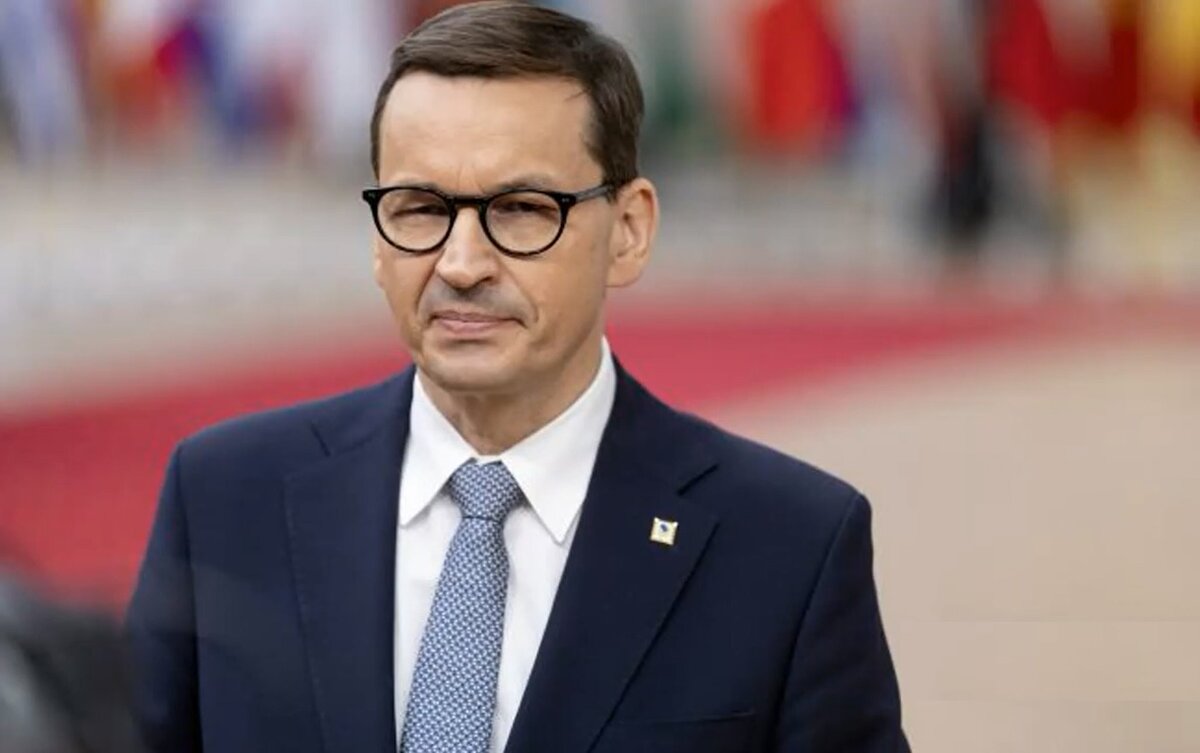 Премьер-министр Польши Моравецкий борется с Россией,но побеждает Польшу