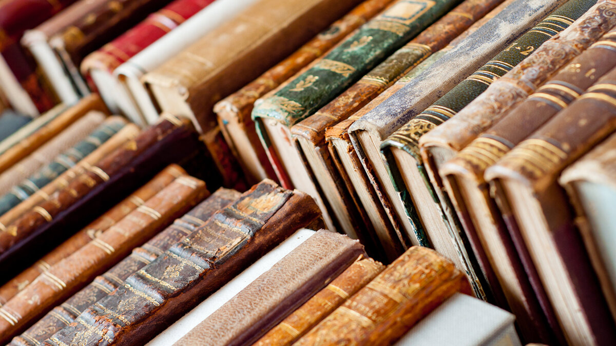    Антикварные книги© fotolia.com / adistock