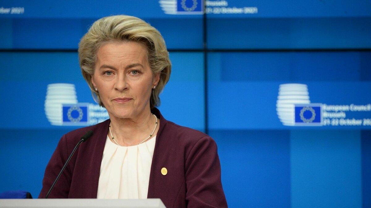     Для этого ЕК вводит все новые антироссийские санкции.