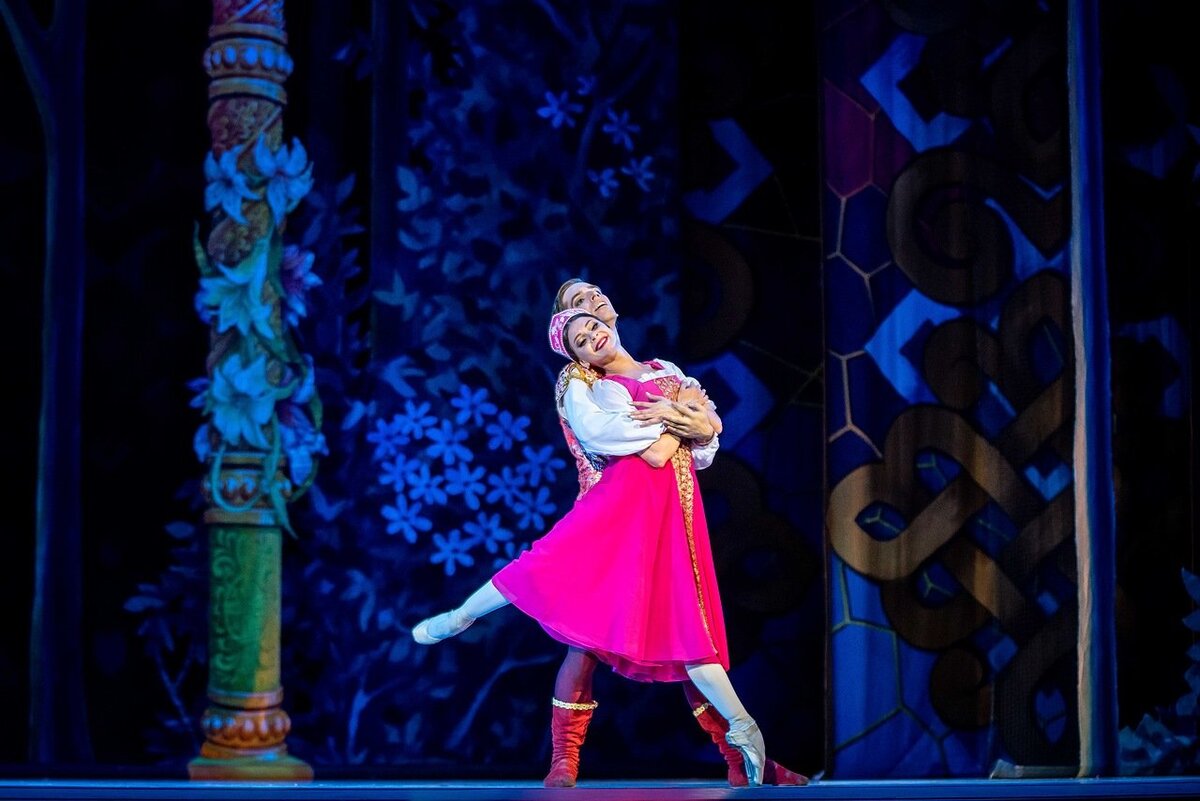 Настенька – заслуженная артистка РФ Екатерина Первушина, Царевич – Даниил Росланов