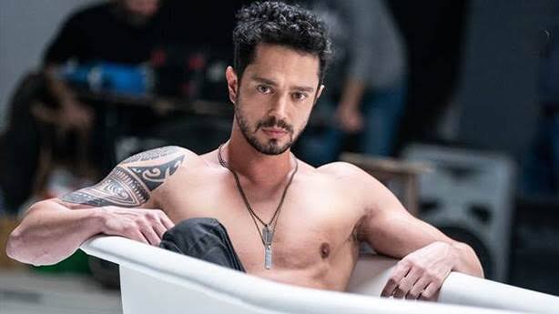 Фото с сайта milliyet.com.tr Турецкий актер и певец-Мурат Боз.