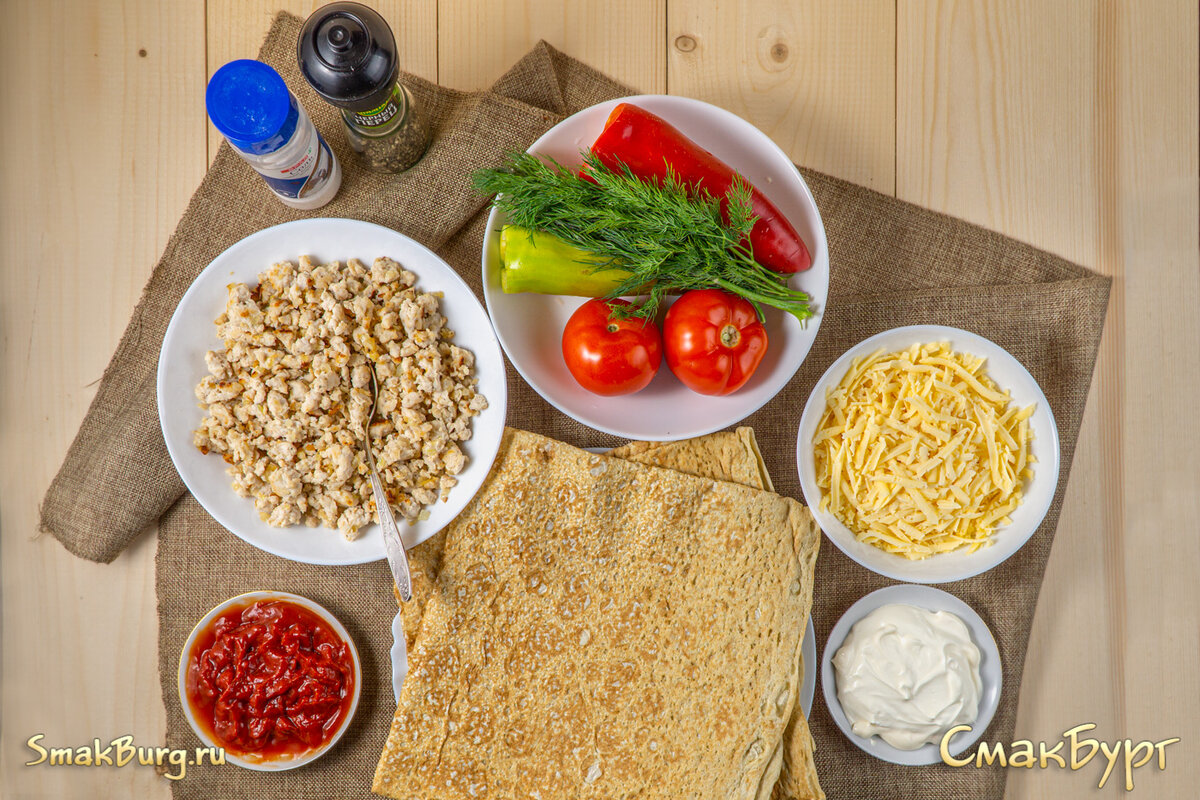 Ингредиенты для приготовления вкуснейшего фаршированного рулета с ароматной начинкой
