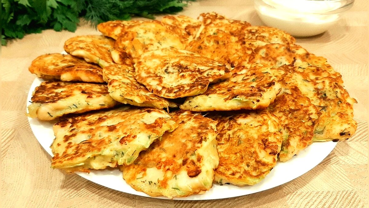 Кабачковые оладьи с курицей