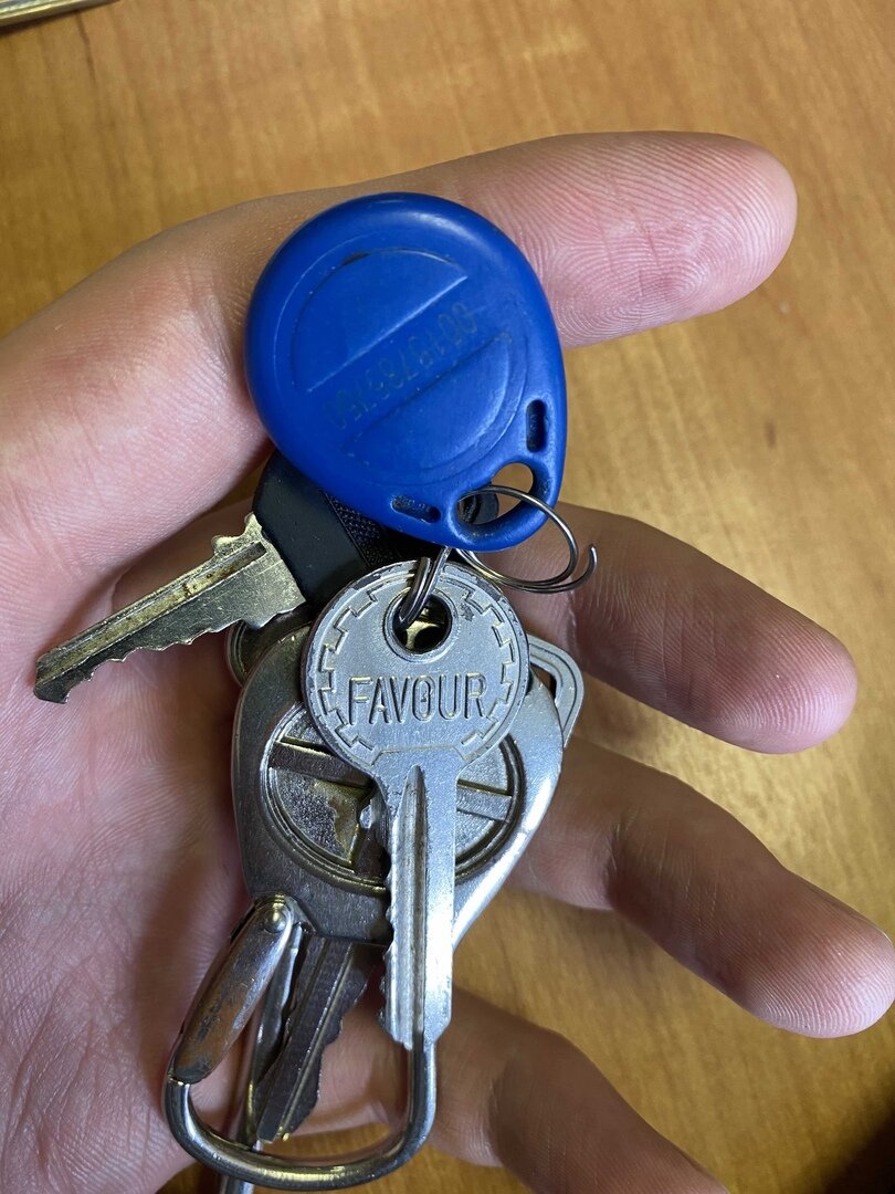 Размагнитился ключ от домофона. SMARTTAG ключ от домофона. Бесконтактный ключ. Как устроен ключ от домофона. Где делают ключи от домофона.