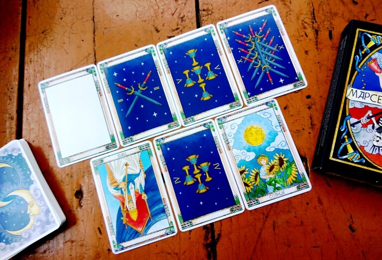Таро-расклад для Рыб на ближайший месяц