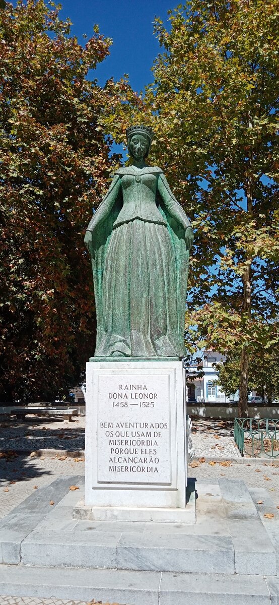 Королева Леонор.