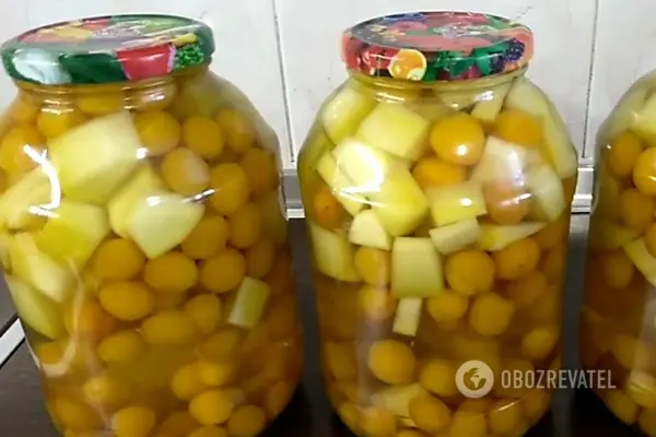 Банки с компотом