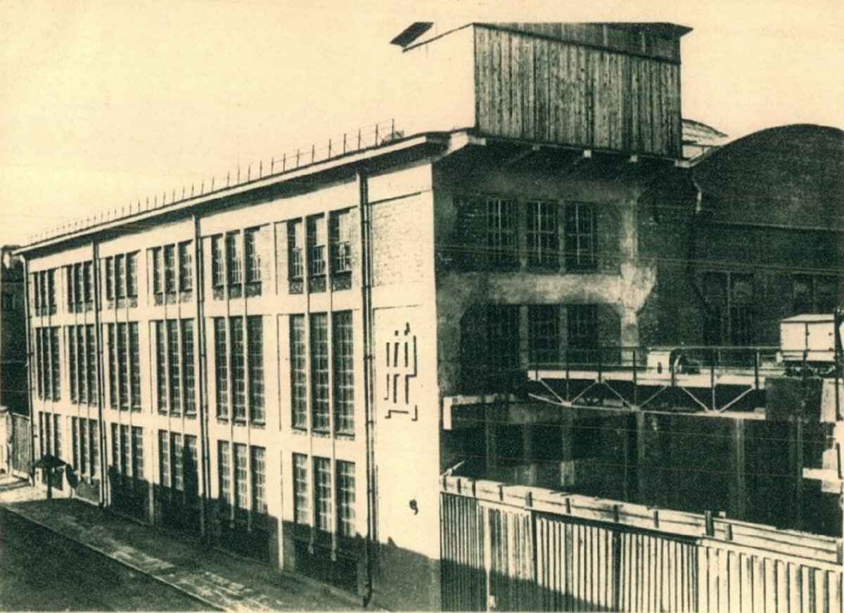 В 1931 году завод «Русский Дизель» (бывший «Людвиг Нобель») считался крупнейшим в СССР производителем дизельных двигателей.