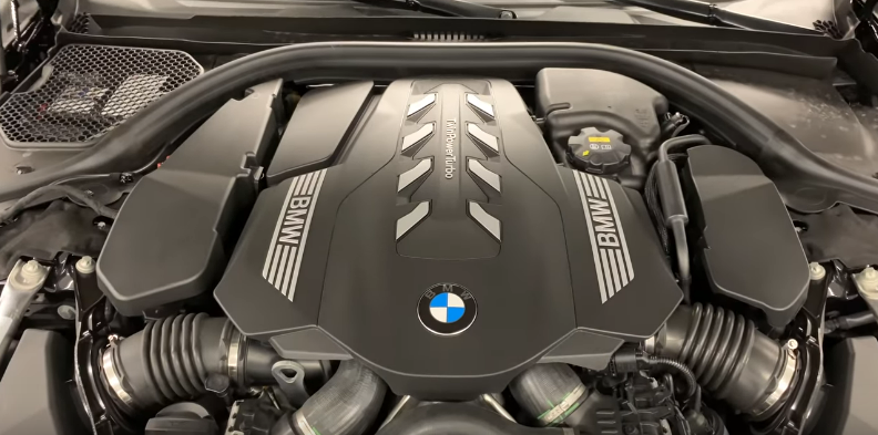 Маркировка на пластиковой крышке.