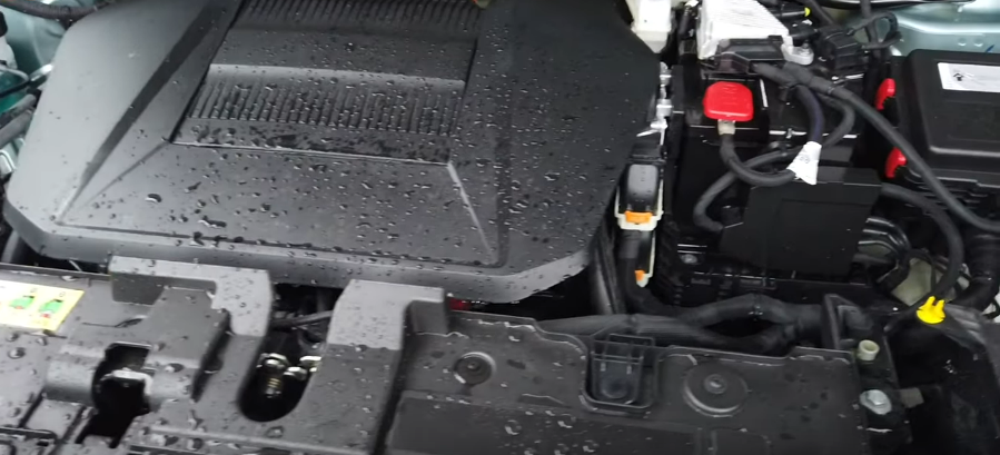 Подкапотное пространство.