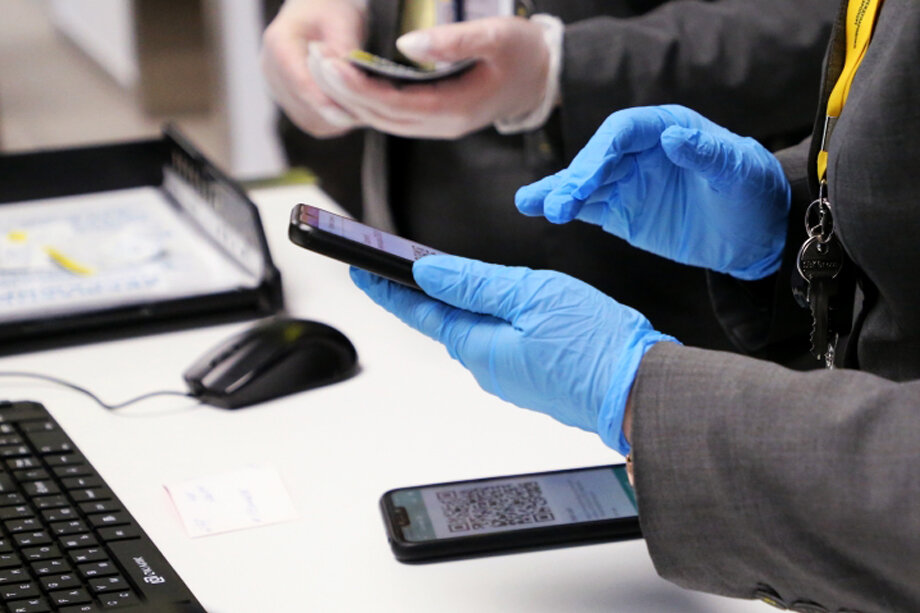 QR-курьеры из регионов стали массово предлагать услуги и ждать звонков от клиентов. Фото: Евгений Переверзев/РИА Новости