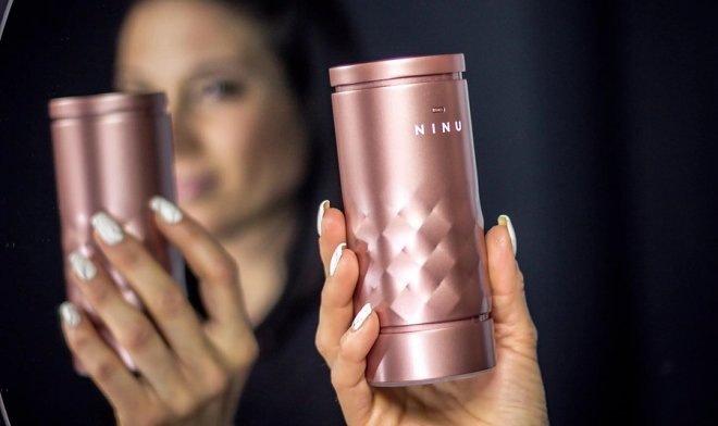 Словенское устройство Ninu Smart Perfume – это комбинация из пульверизатора и специального мобильного приложения для iOS и Android с Bluetooth-подключением.-2