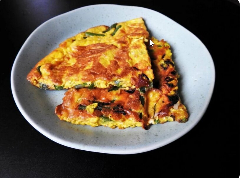 Омлет со спаржевой фасолью - сытный завтрак за 10 минут