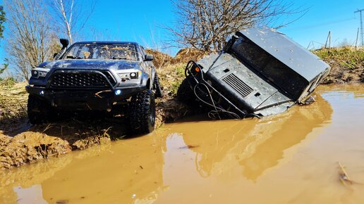 Hummer H1 против Toyota Tacoma на бездорожье! ... RC OFFroad 4x4