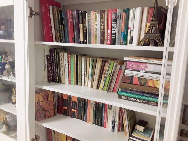    Организовать можно даже книги в шкафу