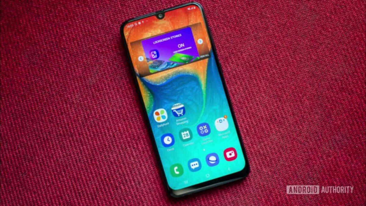 Яркий дисплей Samsung Galaxy A30s 