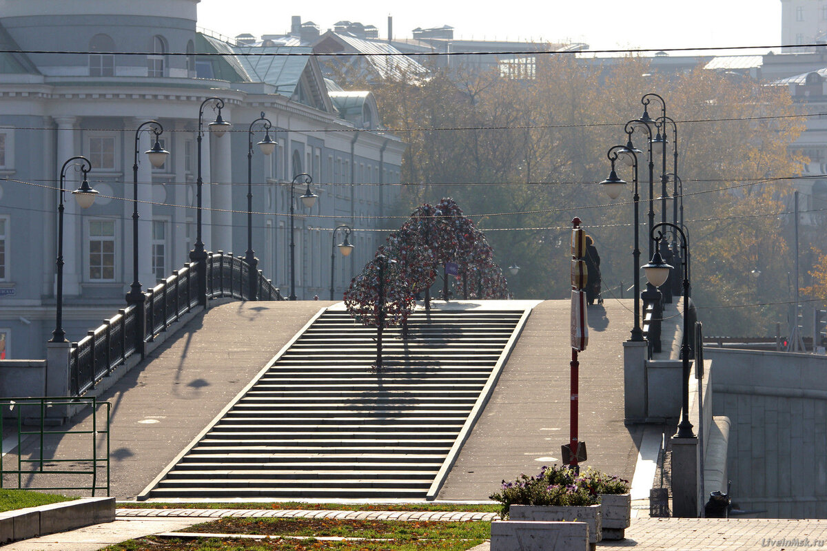 мост лужкова в москве