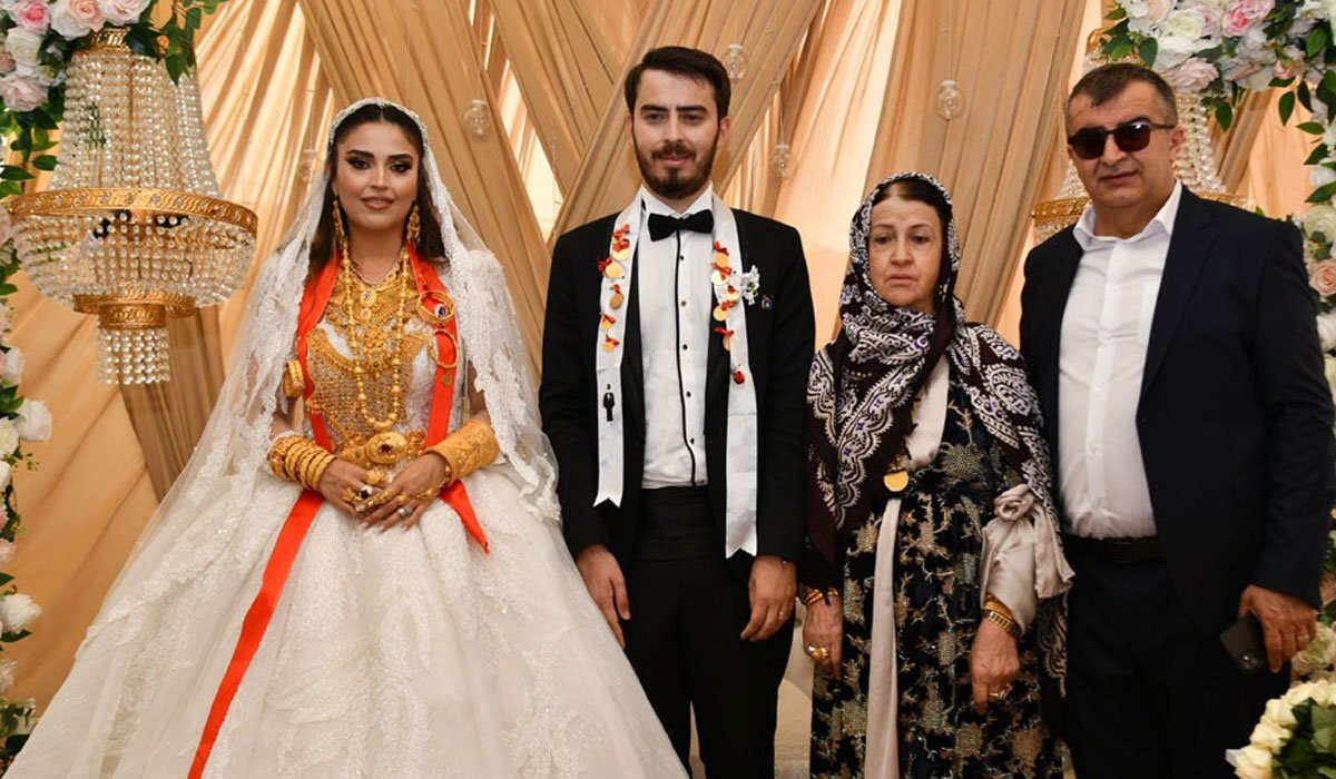 В Турции невесте подарили пять килограммов золота