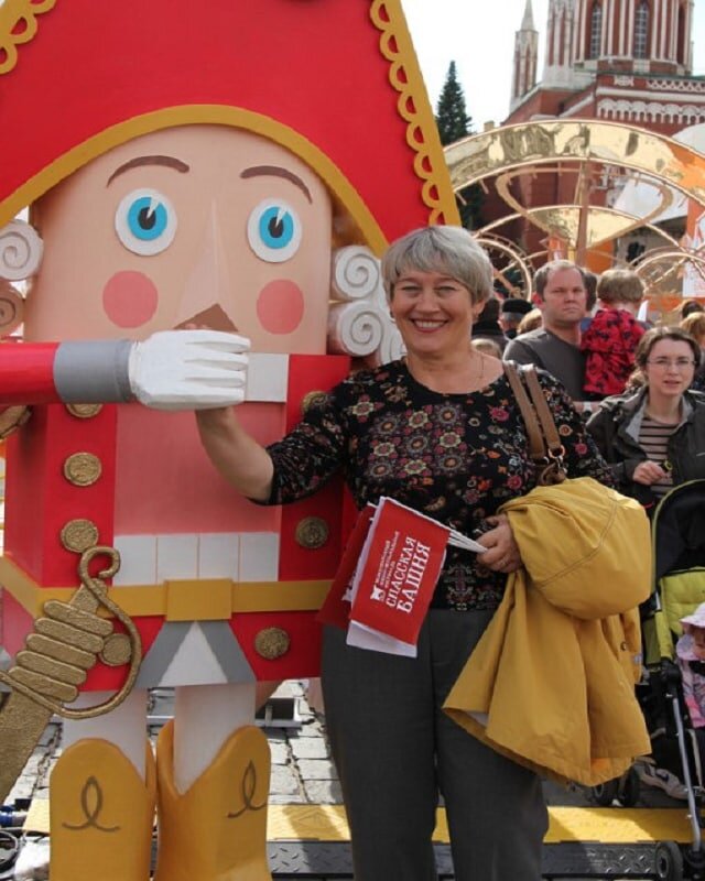 Галерея - стрелка вправо.