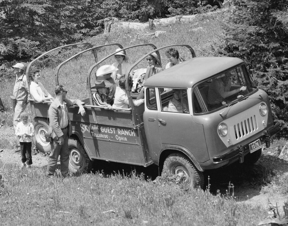 Jeep forward control. Willys Jeep FC-170. Jeep FC 170 военный. Willys Jeep FJ-3. Jeep FC-170 Army.