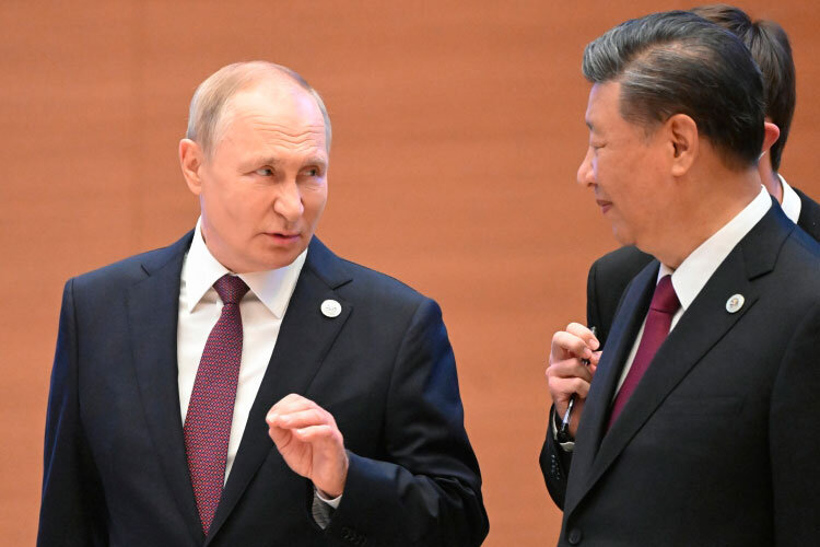    «Учитывая те непростые времена, которые переживает наша страна, и важные для Си Цзиньпина и Китая в целом обстоятельства, лидеры, скорее всего, обсуждали за закрытыми дверями ситуацию в геополитическом плане и сверяли часы»