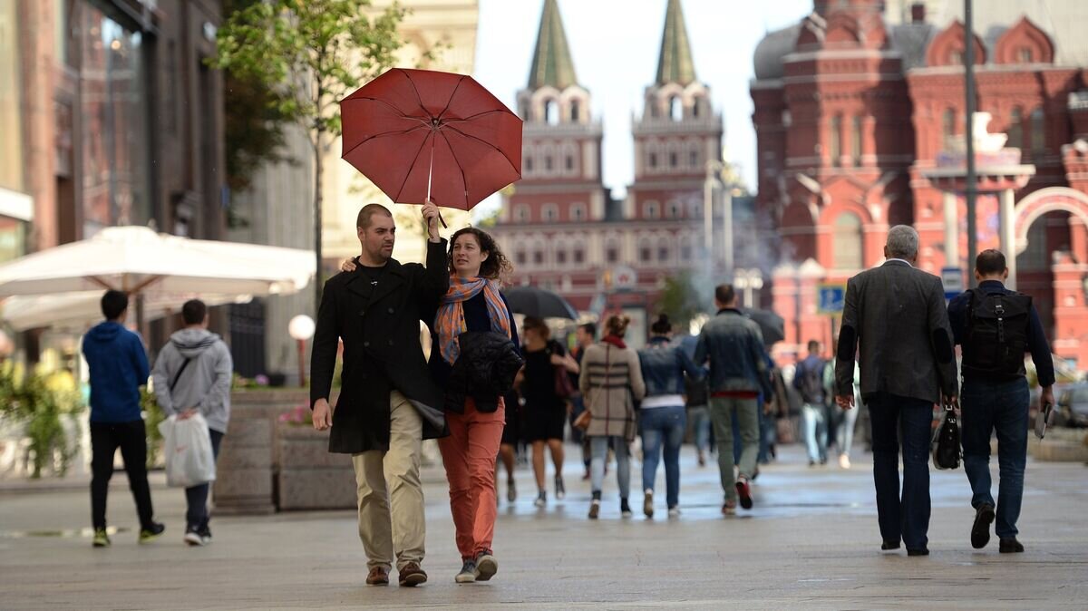    Прохожие на Охотном ряду в Москве© РИА Новости / Максим Блинов