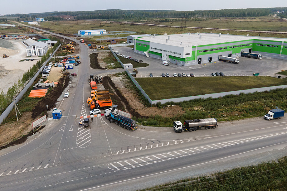 Индустриальный парк «ЕКАД Южный» в августе 2021 года. Фото: Анна Майорова/URA.RU/ТАСС