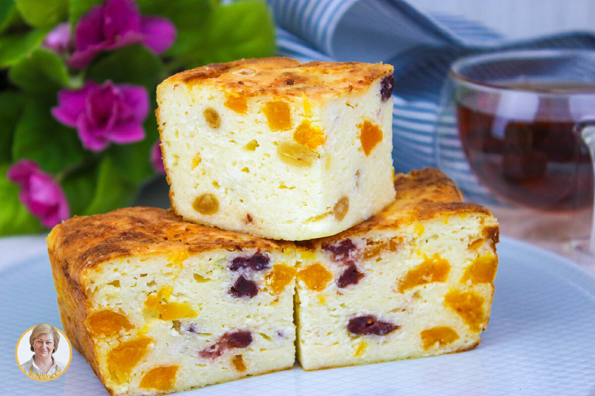 Творожная запеканка c изюмом, курагой и клюквой