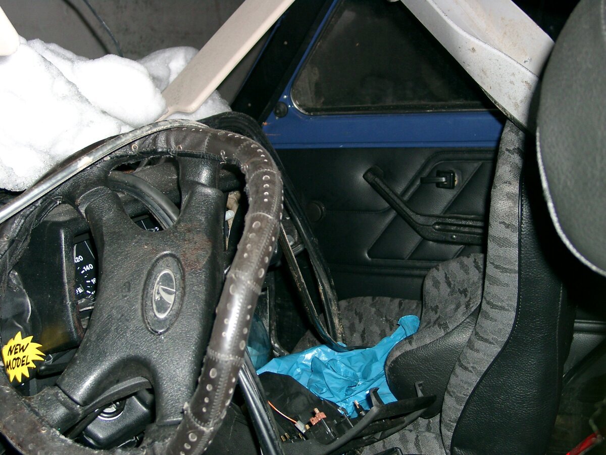 Руль, изогнутый мной во время аварии