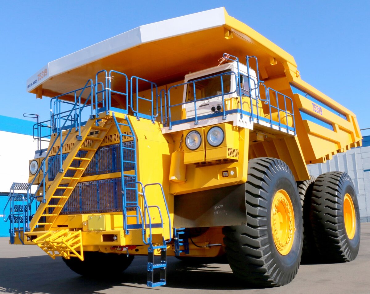 В том же БелАЗ порядка 60% комплектующих – российского производства. Фото: specavto.ru