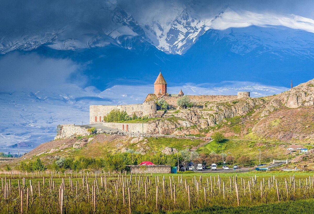 Топ-42 главные достопримечательности Армении: куда сходить и что посмотреть за 3-5 дней, самые красивые места, фото и описание.