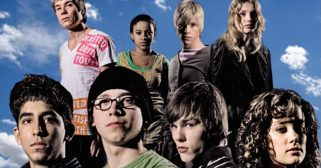 Skins версия. Скинс 1 поколение. Молокососы первое поколение. Сериал молокососы 1. Сериал скинс 2007.