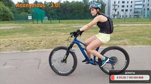 Лена тренит wheelie и bunnyhop на велосипеде