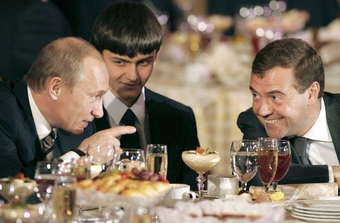 Путин застолье