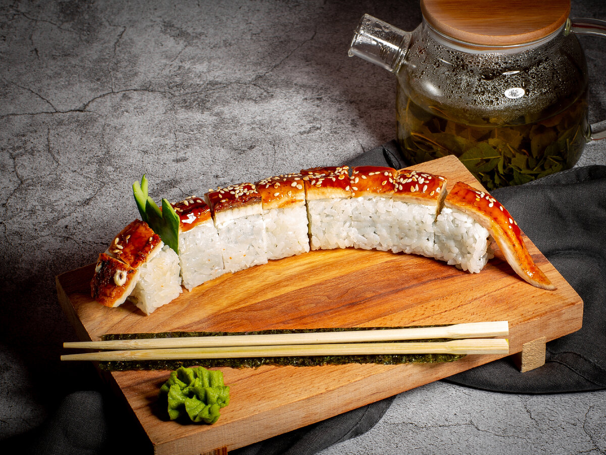 Роллы "Дракон"