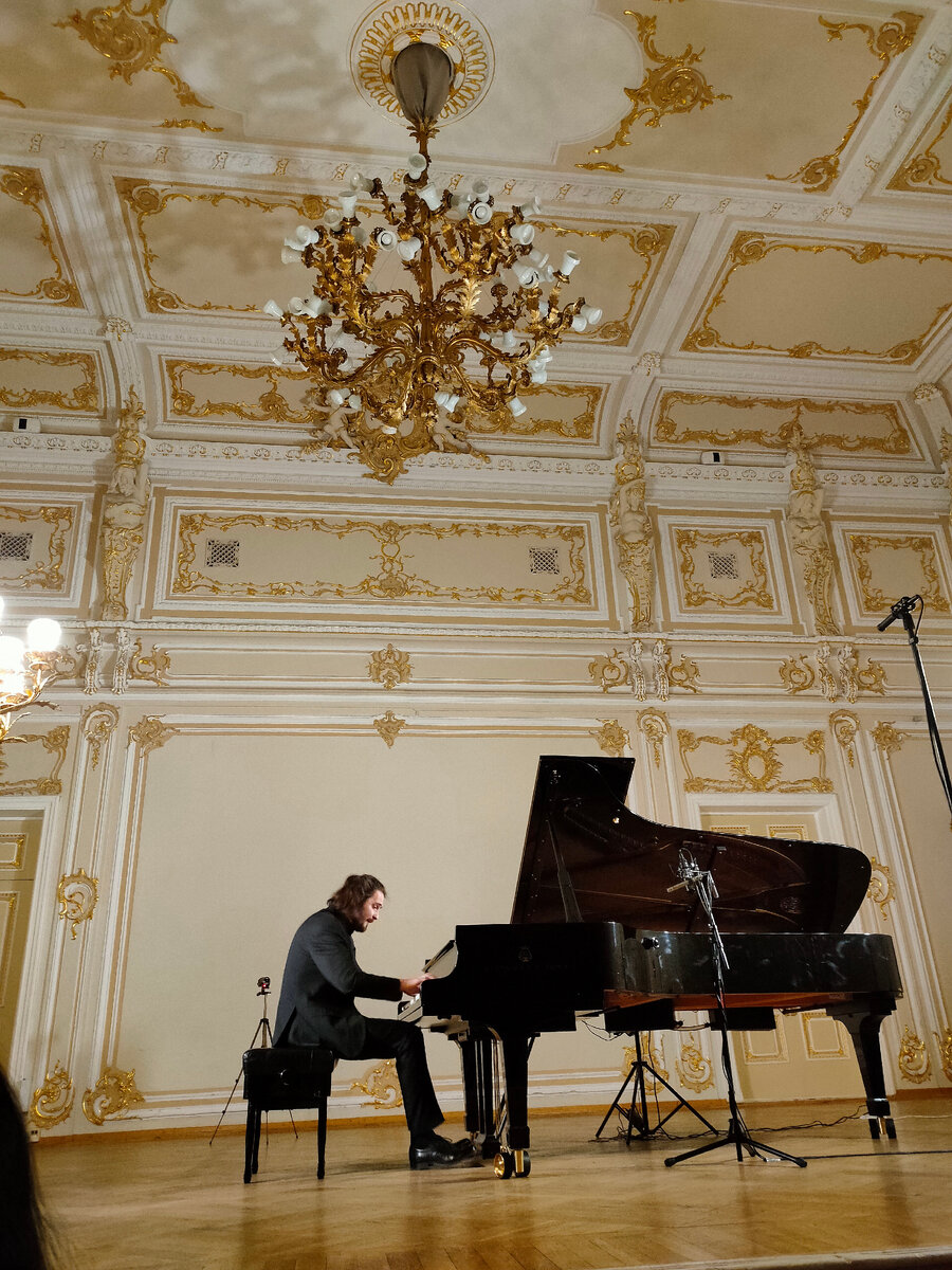 А.Кашпурин играет Шумана