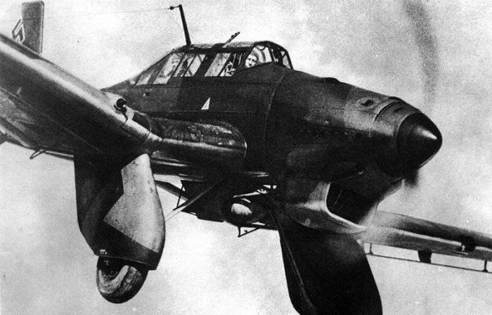 Немецкий бомбардировщик Ju-87