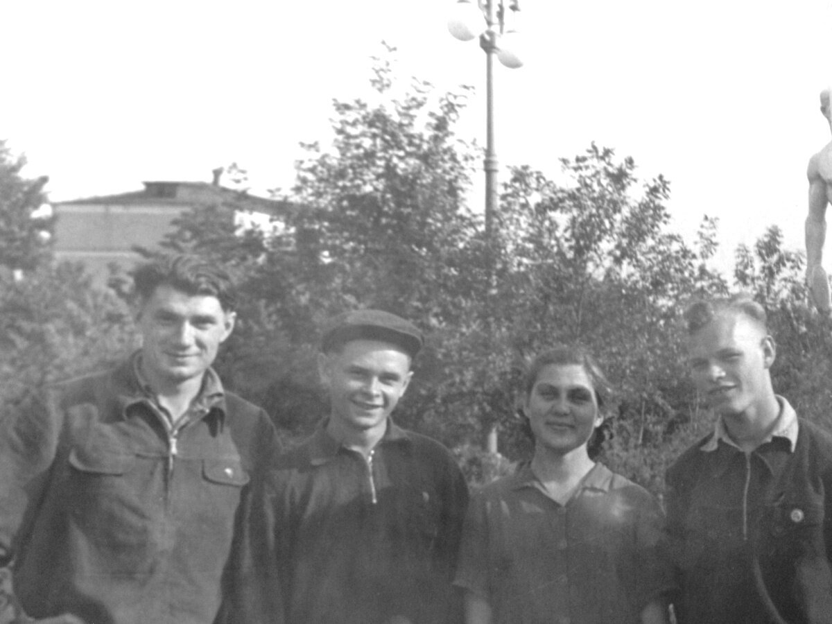 Панков слева