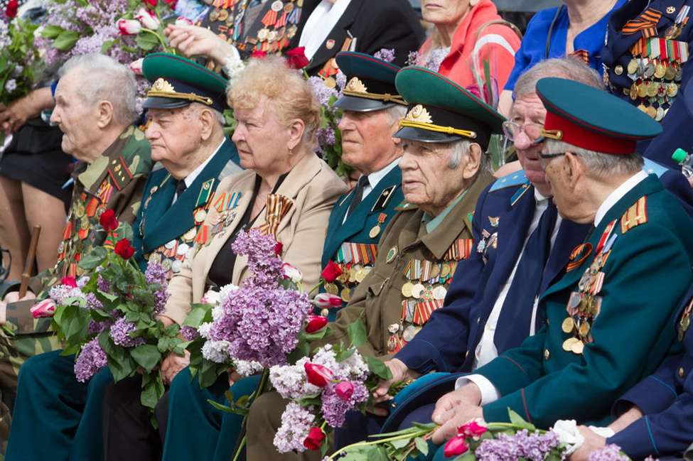 Песня победы со слезами на глазах. Ветераны войны в Приднестровье.. День Победы ветераны. Ветераны ВОВ 9 мая. Ветераны плачут.