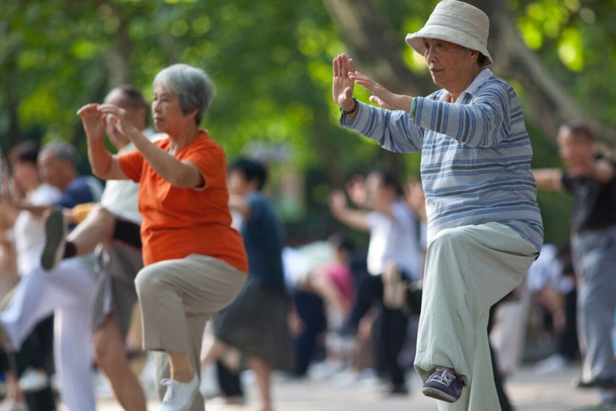 В китае есть пенсия. Китайские пожилые. Старики в Китае. Китай пожилые люди. Здоровый образ жизни в Китае.
