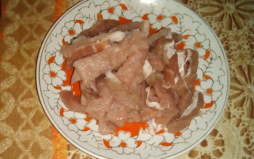 Нарезанная свинина для бефстроганов. Личное фото автора канала Житейская проза