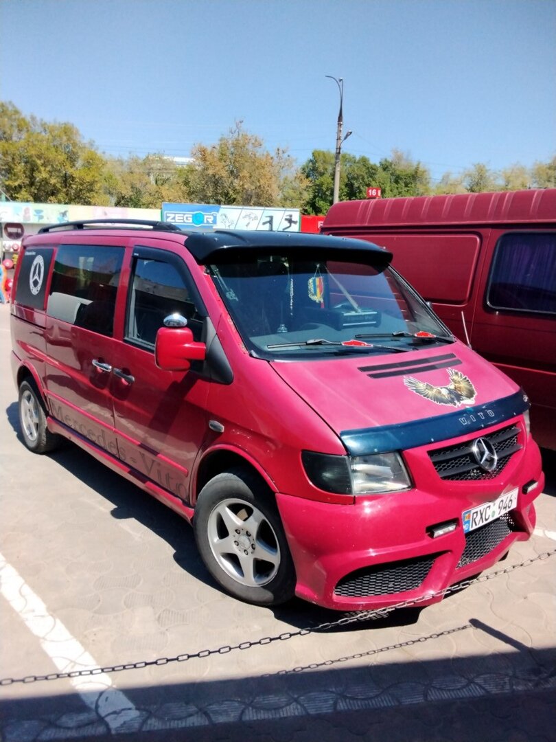 12 фото нелепого тюнинга автомобилей: гоночная «ГАЗель», смесь «Волги» и  «Надежды», ковровый тюнинг и другое | Автокультура CARAKOOM | Дзен