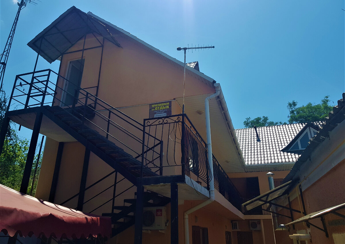 Судак. Гостевой дом "Под крепостью". Фото Анна Карпенко. 