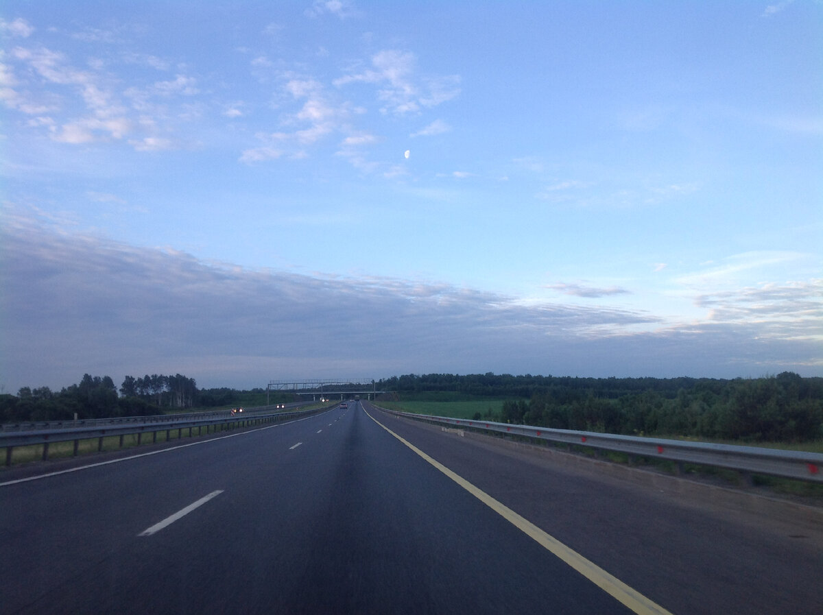 Машин мало. Листайте.