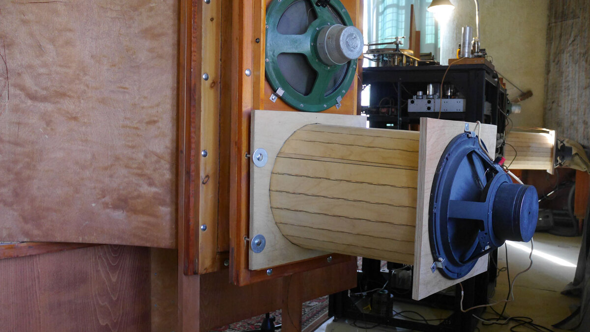 Рупорный сабвуфер.