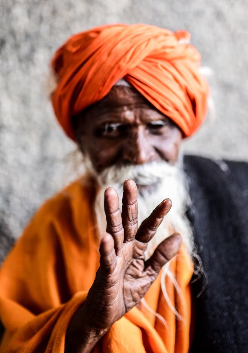  Photo by davide ragusa on Unsplash