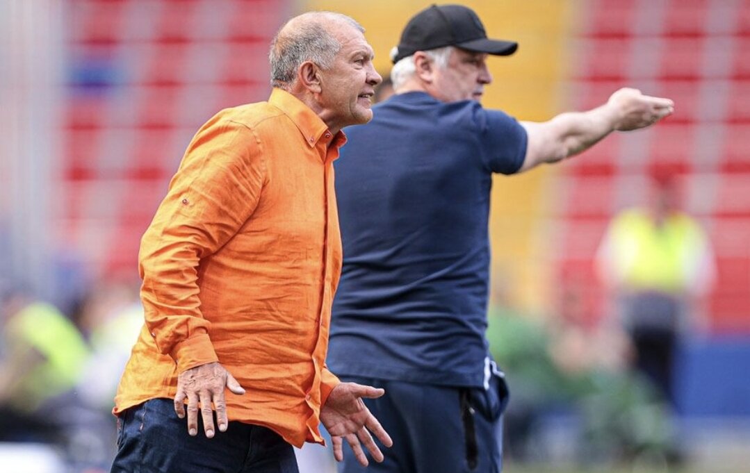 Игорь Шалимов (справа) и президент "Урала" Григорий Иванов. Фото championat.com