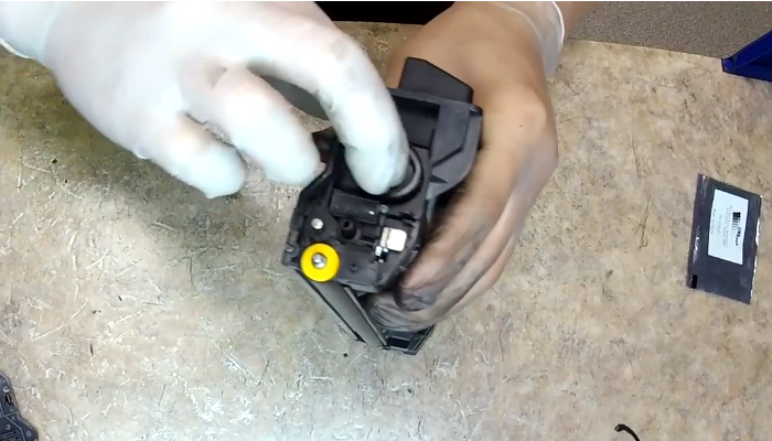 Фото 26. В этом месте крышку нужно будет срезать