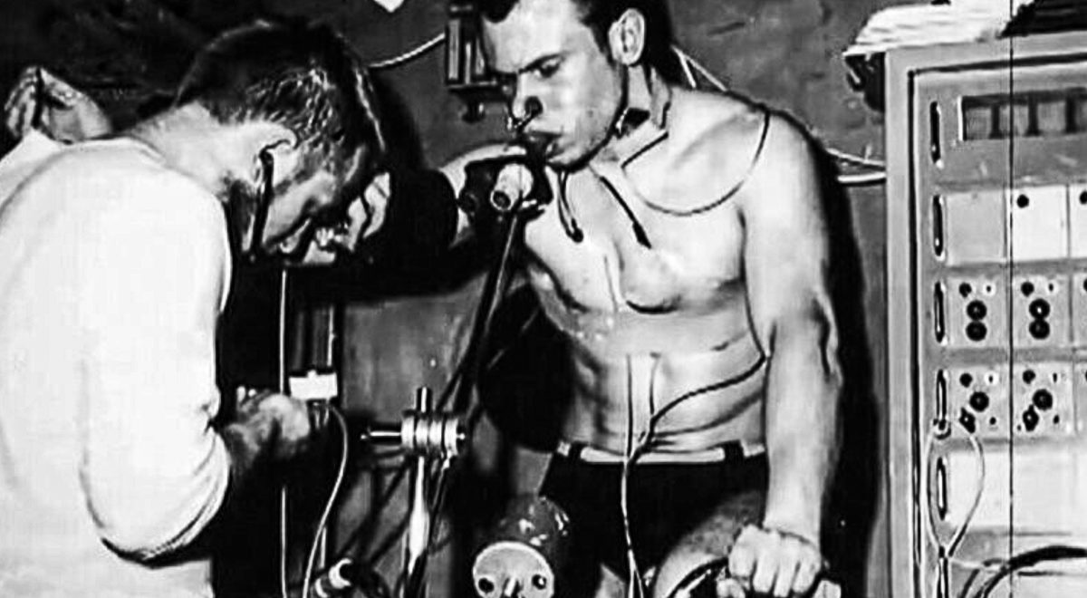 Медицинские эксперименты на человеке. Стэнфордский эксперимент зимбардо. Эксперимент стэнли милгрэма. Стэнли милгрэм психолог. Эксперимент хофлинга 1966.